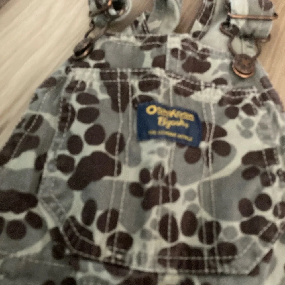 Oshkosh B'Gosh 18 months Vestbak Overalls Brown Dog Paw Print Camouflage Camo